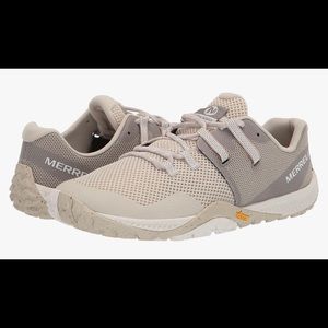 Merrell Women's Trail Glove 6 Sneaker - size 6